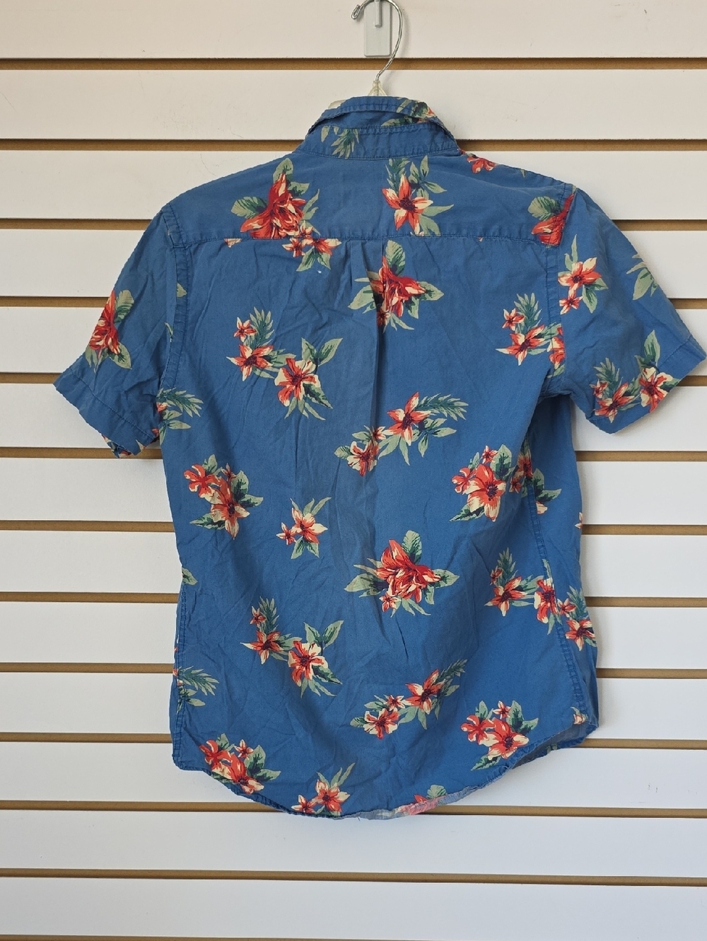 Old Navy Cotton Short Sleeve Button-Down Shirt - Picture 2 of 5